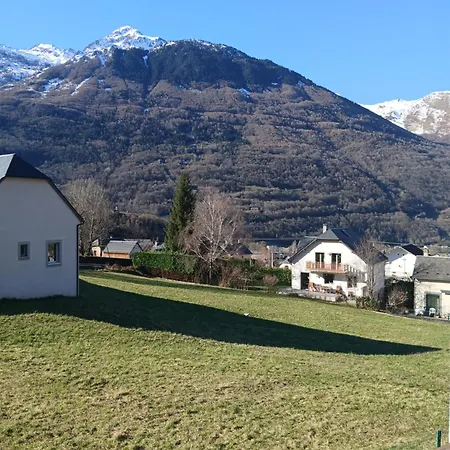 Avec Vue Sur La Montagne