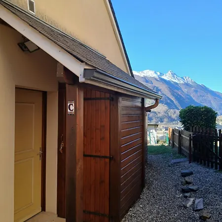 Avec Vue Sur La Montagne *