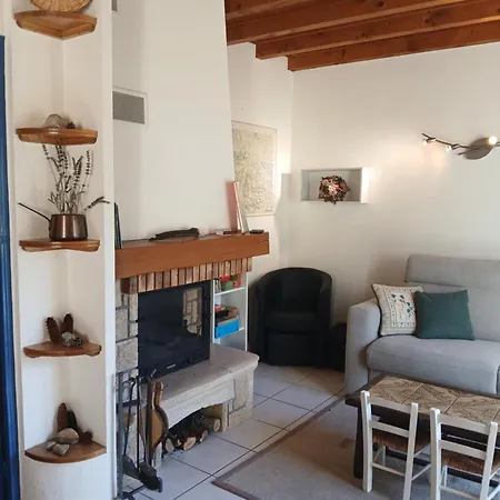 Avec Vue Sur La Montagne Nyaraló